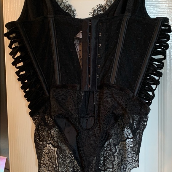 Victoria Secret Bundle - Picture 2 of 4